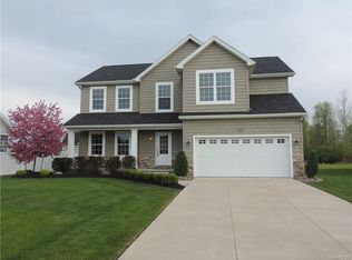 3401 Ashwood Dr, North Tonawanda, NY 14120