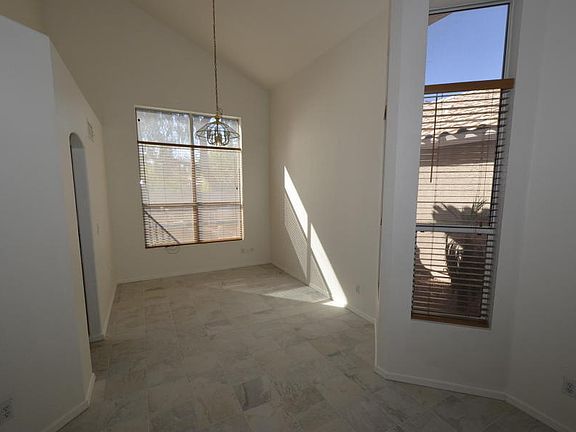 4th image of 630 N Diane Ct