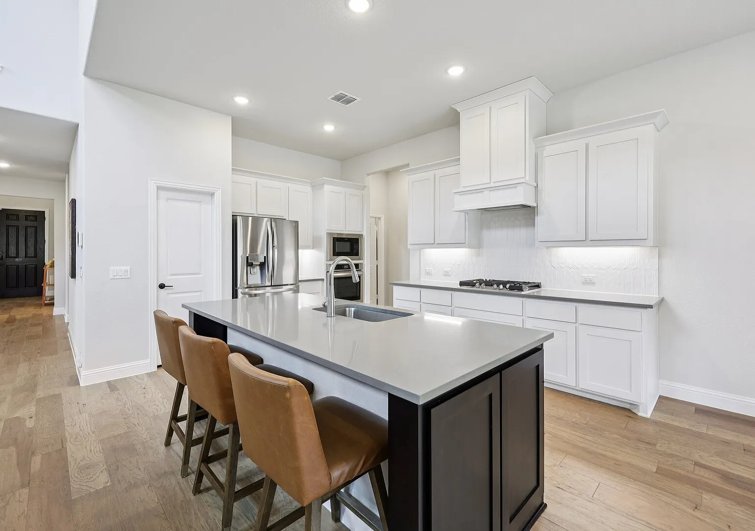 Large Luxury Home with Movie Room! — Photo 4