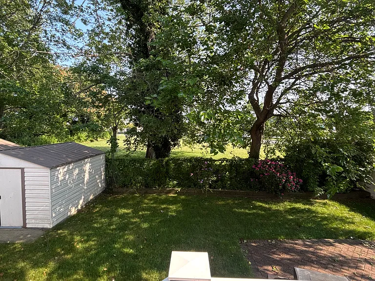 Southside Ave — Photo 33