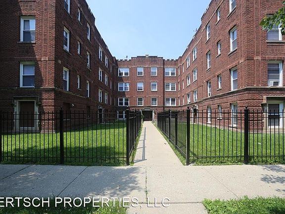 3rd image of 4742 N Whipple St APT 1A
