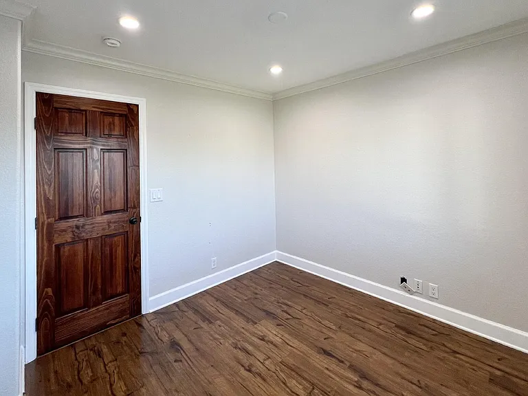 2494 Lone Oak Dr — Photo 42