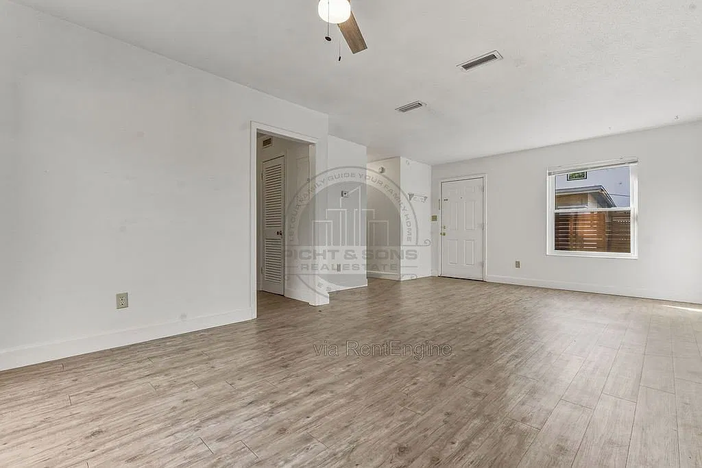 2 bed, 1.0 bath, 1064 sqft, $1,200 — Photo 4