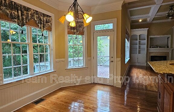 2nd image of 6926 Linkside Ct