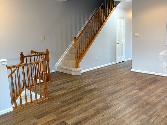 3rd image of 1500 N Rambling Way
