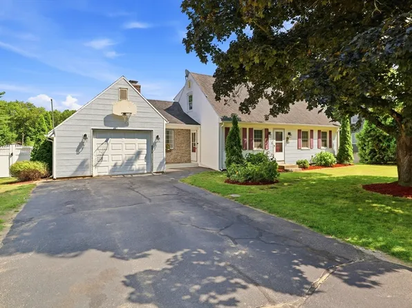 1056 N West St, Agawam, MA 01001