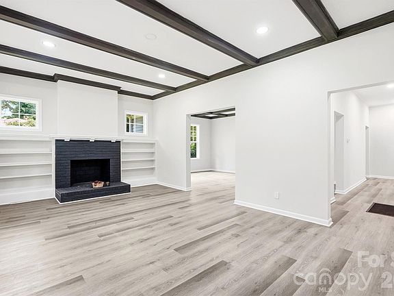 2nd image of 606 Townsend Ave
