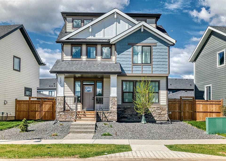 1st image of 123 NE Harmony Cir