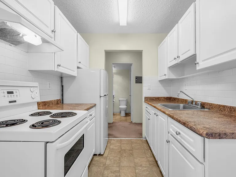5130 Irving St — Photo 16