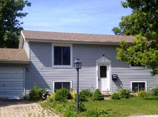 2400 Sycamore Ave, Hanover Park, IL 60133