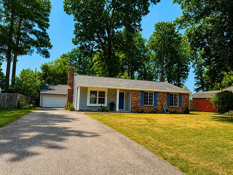 4309 Gladewater Rd — Photo 2