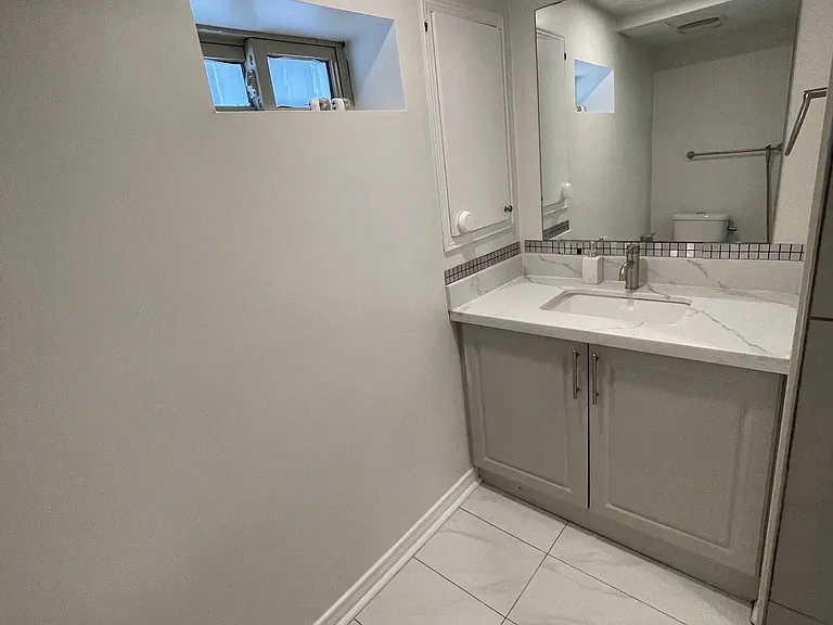 66 Ardgowan Cres — Photo 7