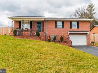 108 Rosewood Dr, Martinsburg, WV 25401