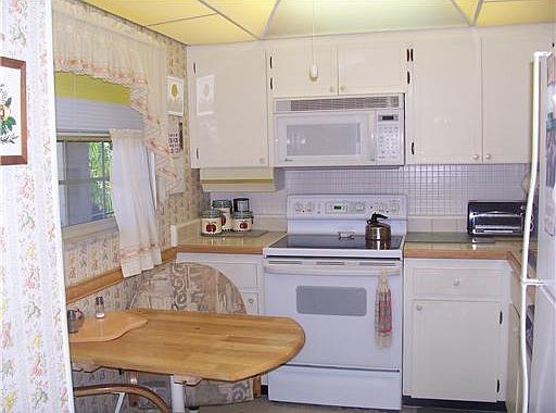 2nd image of 19029 Us 19 N APT 6-13
