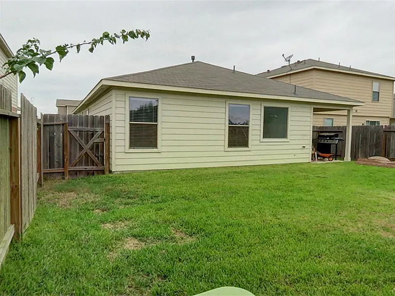 9115 Summer Valley Ln — Photo 25