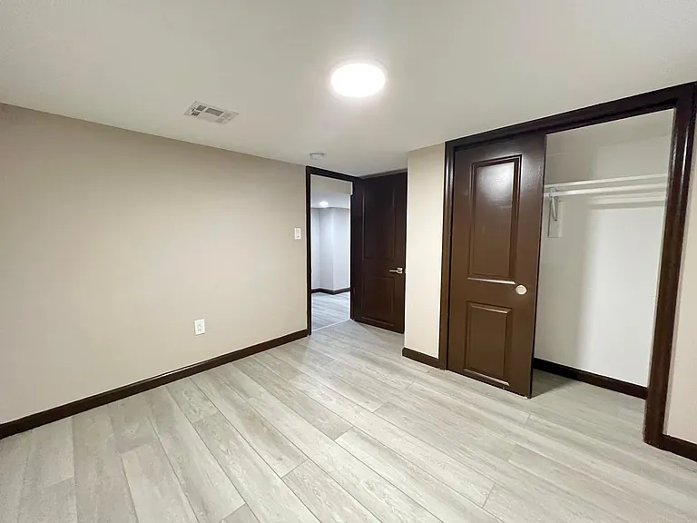 163 Elwood Ave #1R — Photo 4