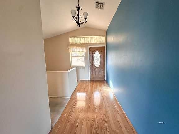 3rd image of 100 Dodger St