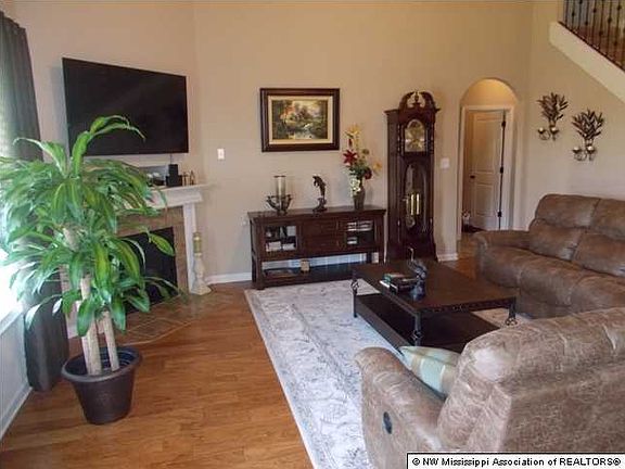 5th image of 13556 Lapstone Ln
