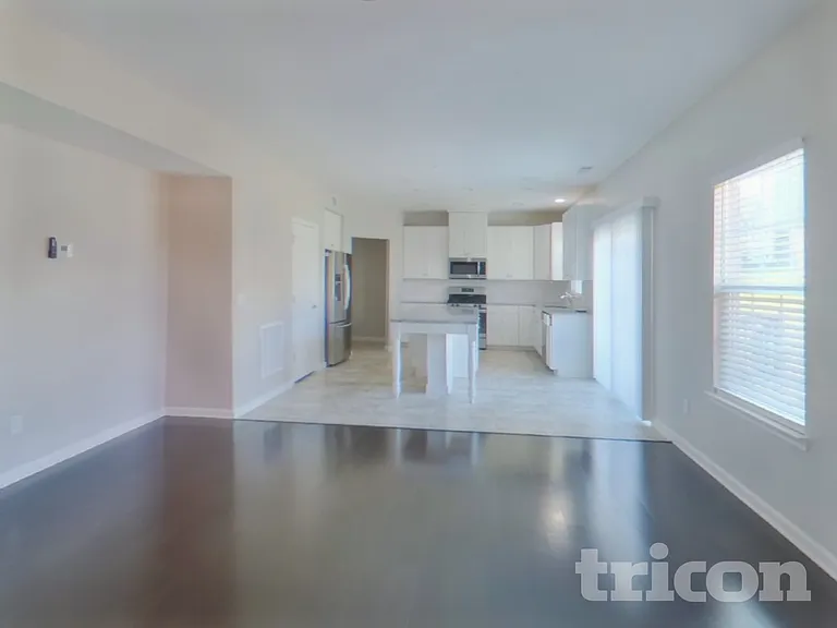 2920 Cherry Point Ln — Photo 3