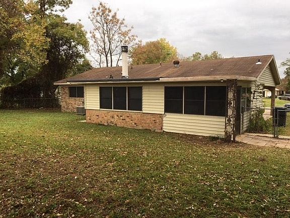 3rd image of 3517 Courtney Cir