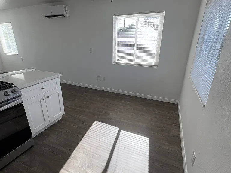 7003 Mount Vernon St — Photo 5