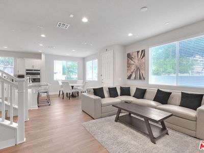 629 Daniel Freeman Cir, Inglewood, CA, 90301