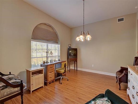 4th image of 193 Mesa Verde Dr