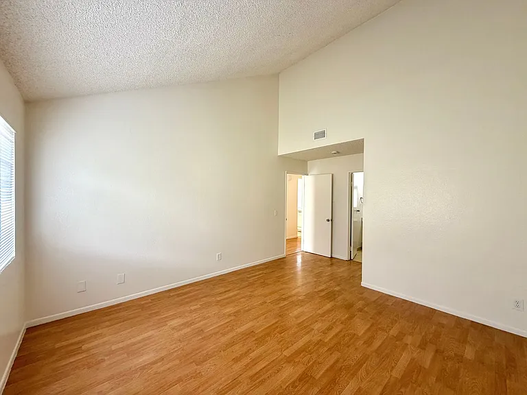 2652 Shadow Hills Dr — Photo 7