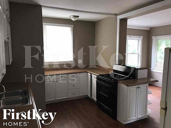 4th image of 1305 W Paul St