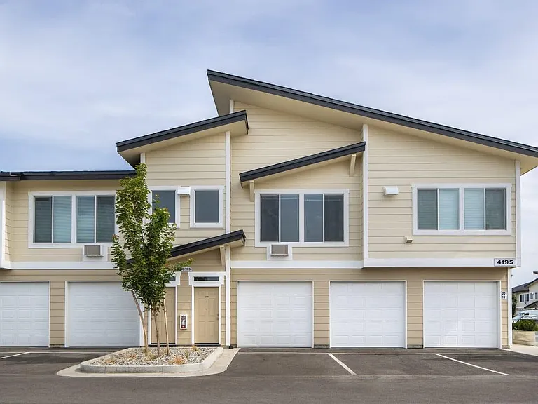 Bluegrass Farms Apartments — Photo 52