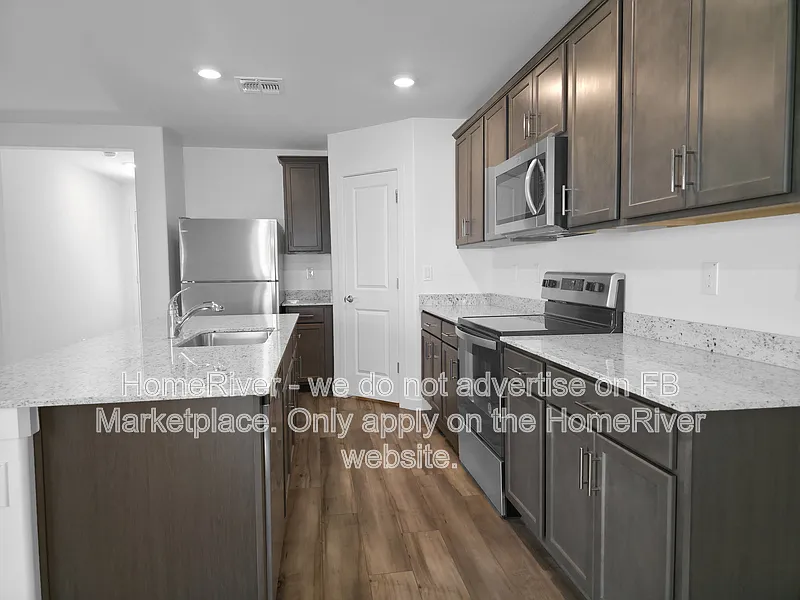 4 bed, 2.0 bath, 1793 sqft, $1,995 — Photo 2