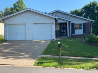 2567 Clovermere Ct, Florissant, MO 63031