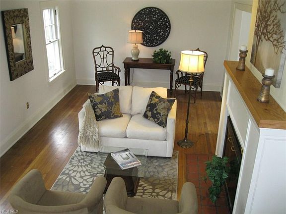 5th image of 84 Oviatt St
