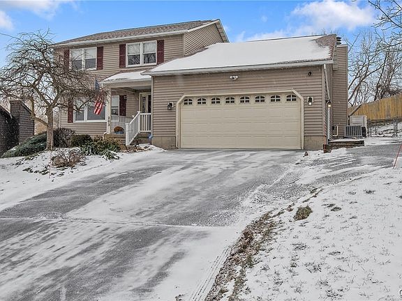2nd image of 203 Chestnut Hill Dr