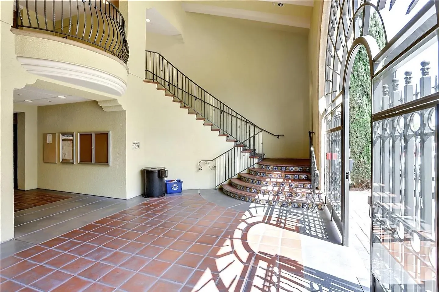 1 bed, 932 sqft, $3,200 — Photo 3