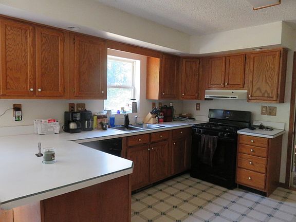 3rd image of 4986 Red Pine Dr