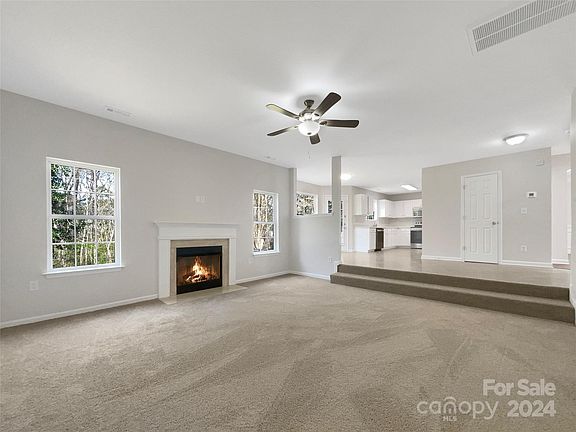 3rd image of 511 Cool Creek Dr