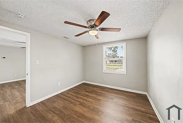5608 E 29th Ave — Photo 19