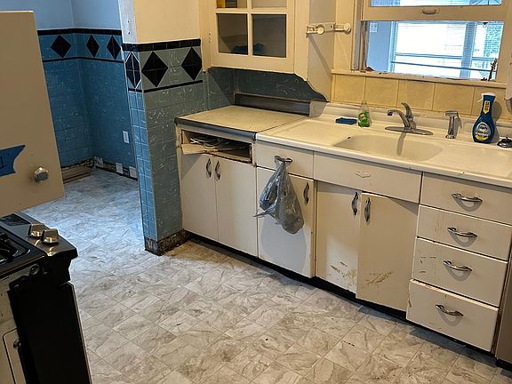 4th image of 1216 N 14th Ave