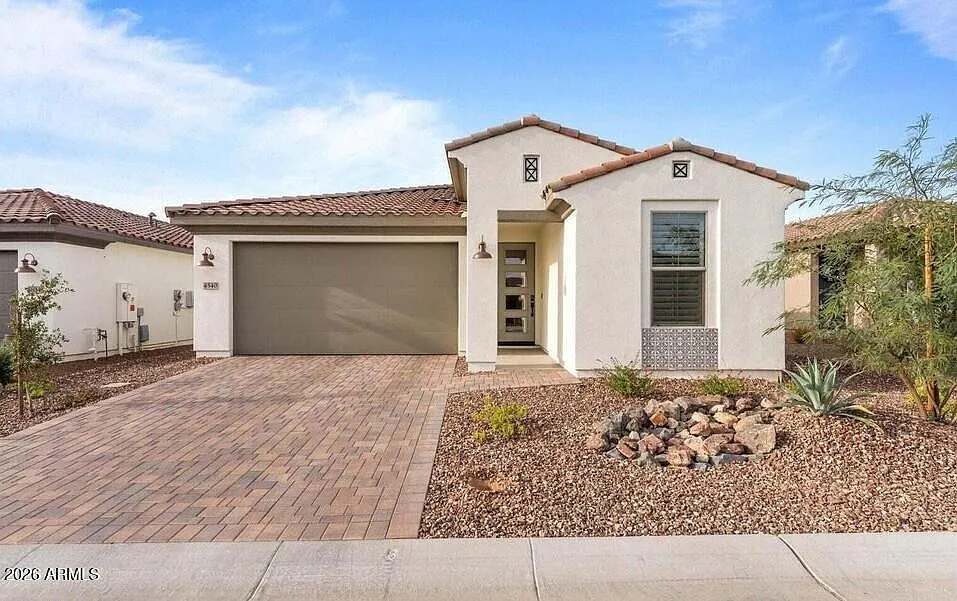 2 bed, 2.0 bath, 1669 sqft, $2,560 — Photo 1