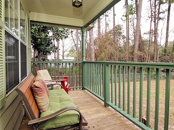 450HowardYPorch