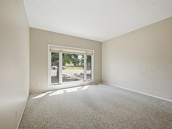 5th image of 692 Lee Ridge Rd NW
