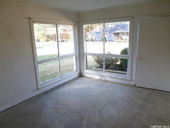 2nd image of 250 Chapman St