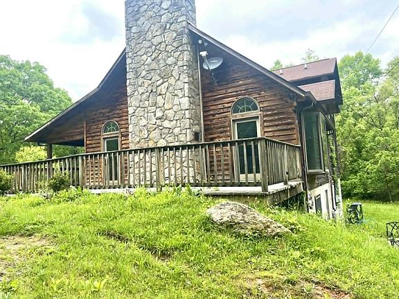 4th image of 241 Brown Ct