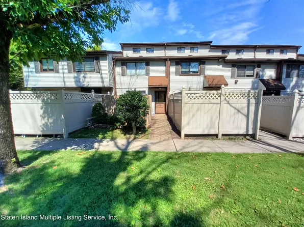 17 Lombard Ct #A, Staten Island, NY 10312