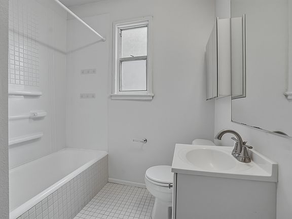 4th image of 3218 W Santiago St