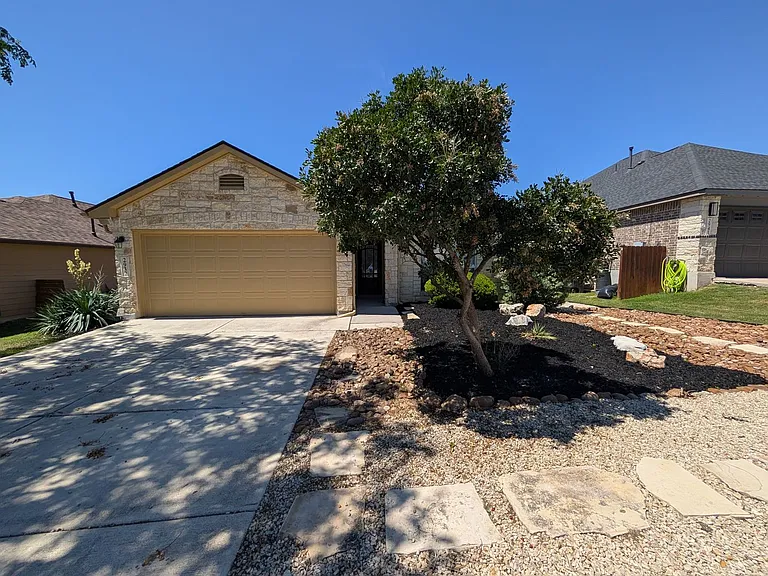 2937 Post Oak Cir — Photo 2