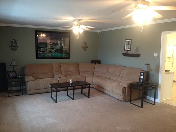 3rd image of 4902 Paramount Dr