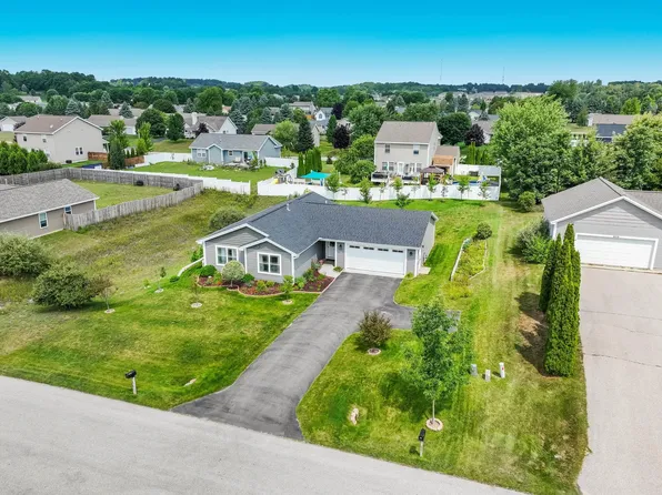 5086 Liberty Dr, Traverse City, MI 49685