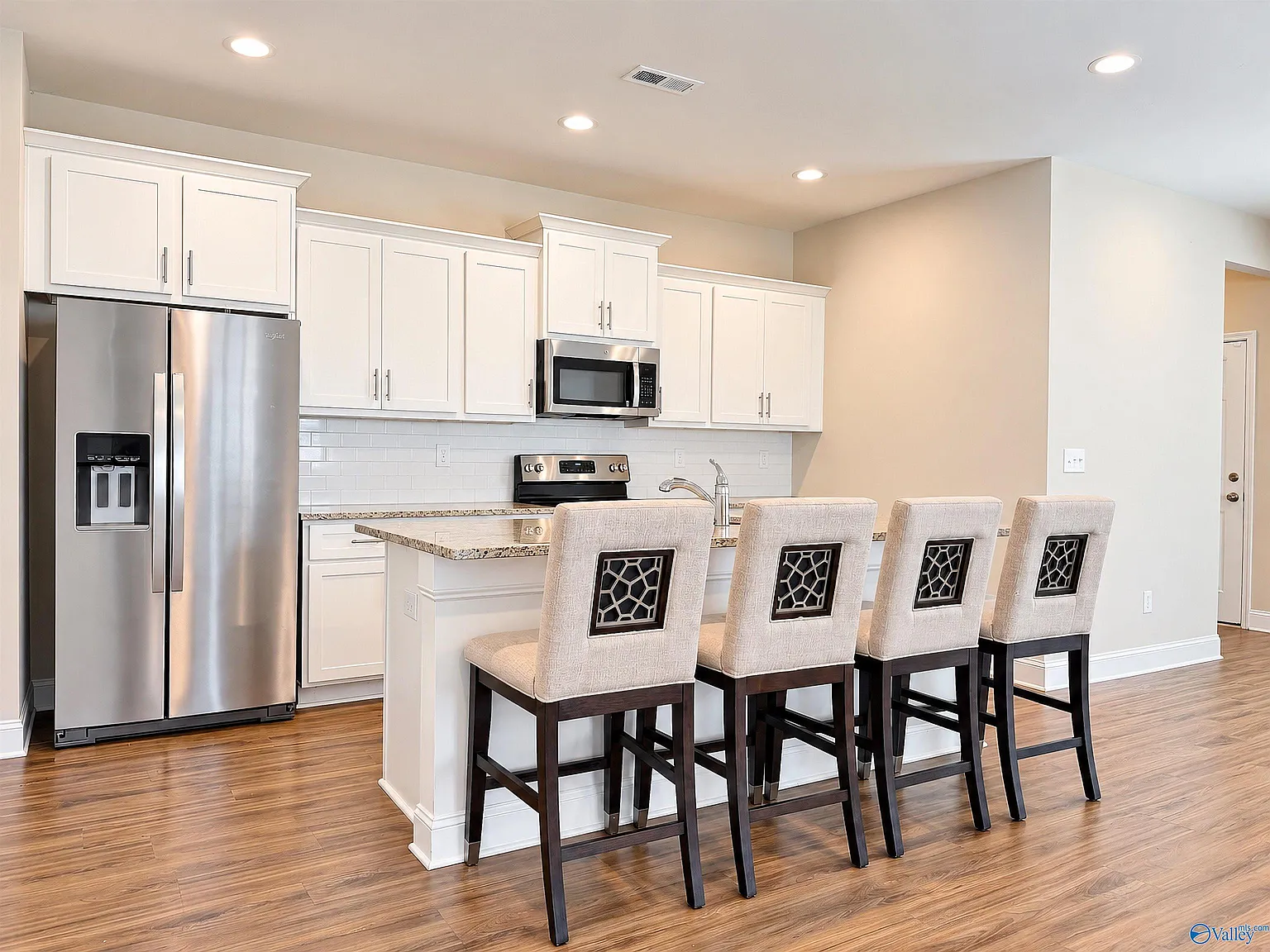 3 bed, 2.5 bath, 2056 sqft, $2,200 — Photo 4